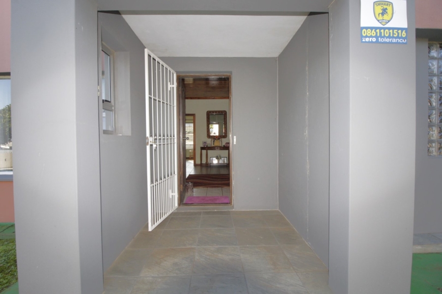 4 Bedroom Property for Sale in C Place Eastern Cape